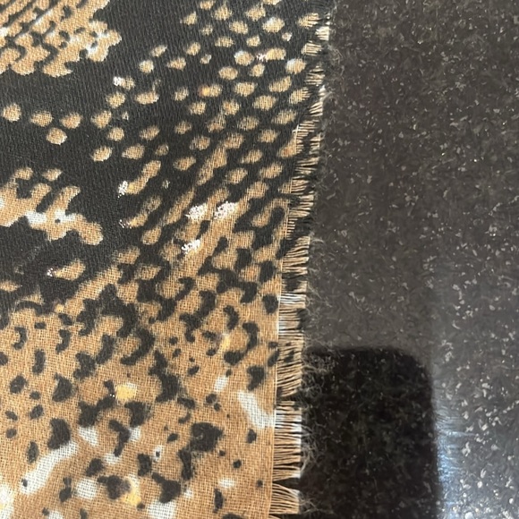 NWT. Snakeskin Animal Print Kimino/ Beach Coverup. - Picture 5 of 5